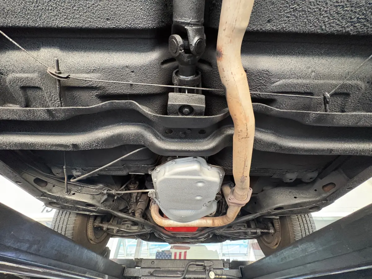 Vehicle photo 59
