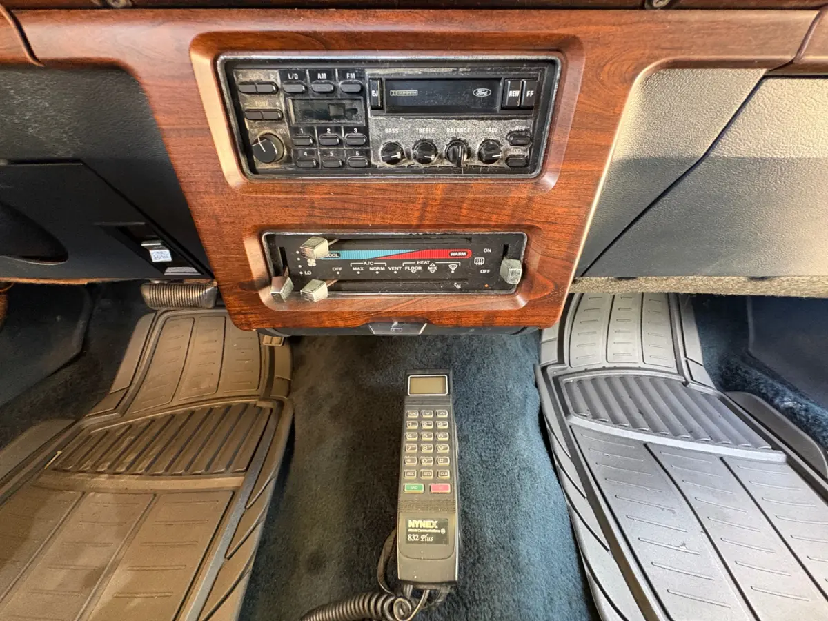 Vehicle photo 49