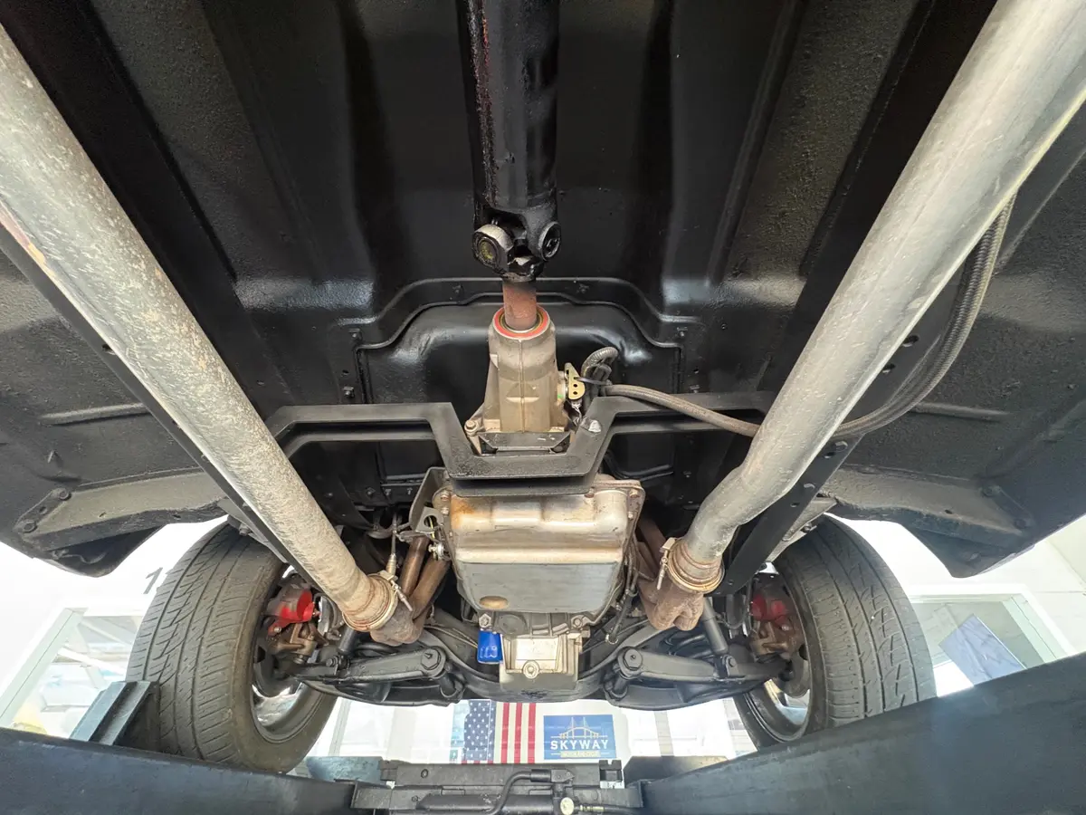 Vehicle photo 46