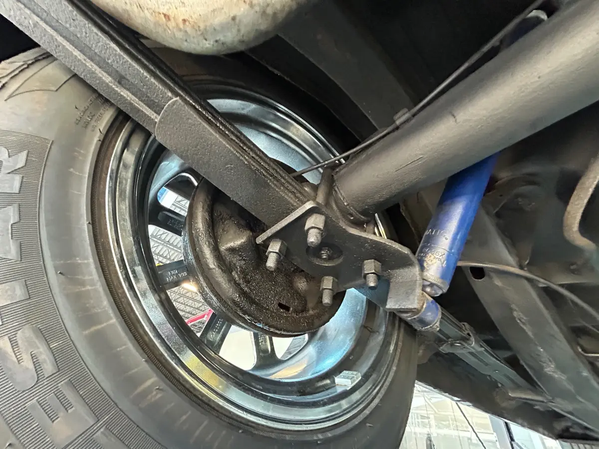 Vehicle photo 29