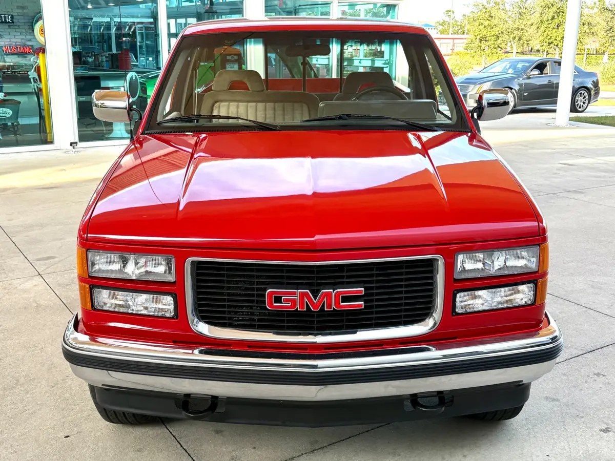 Vehicle photo 3