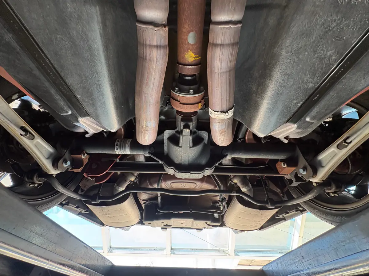 Vehicle photo 57
