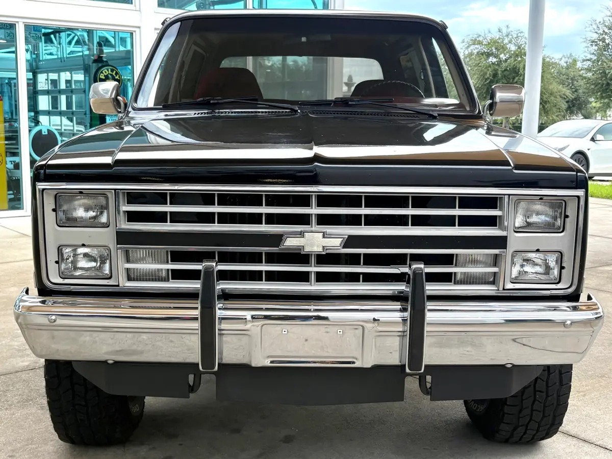 Vehicle photo 2