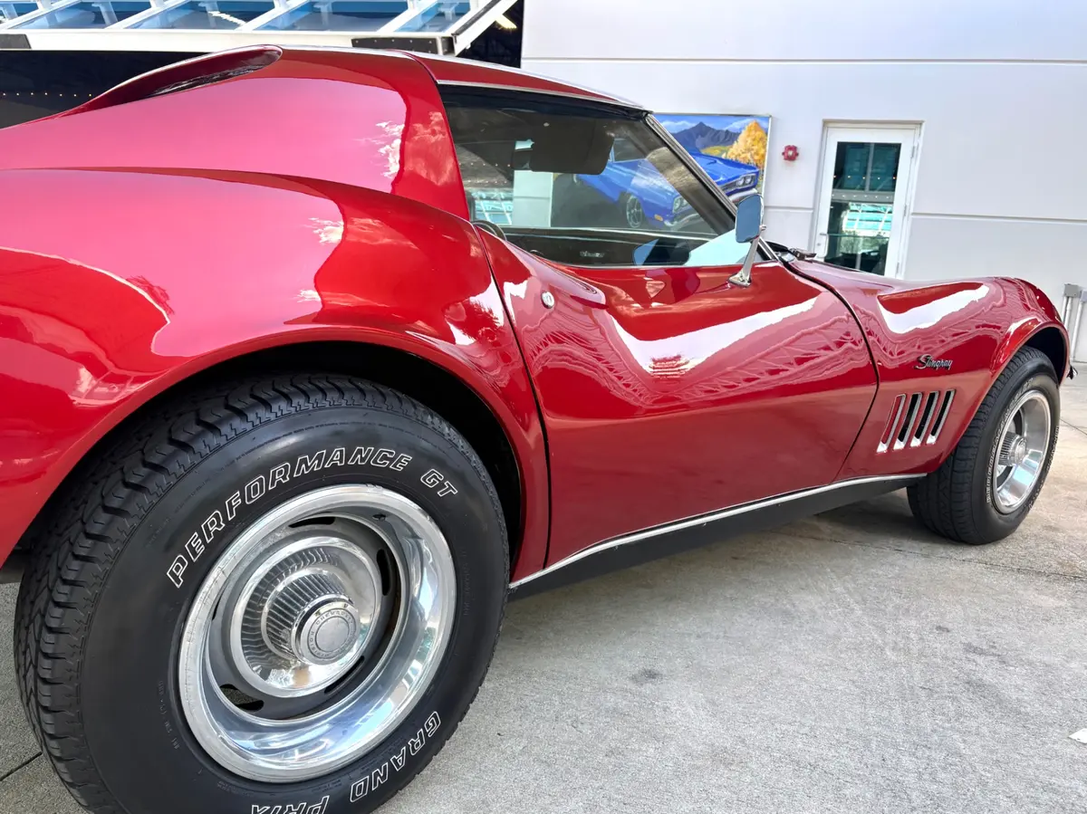 Vehicle photo 17