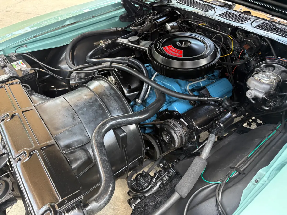 Vehicle photo 33