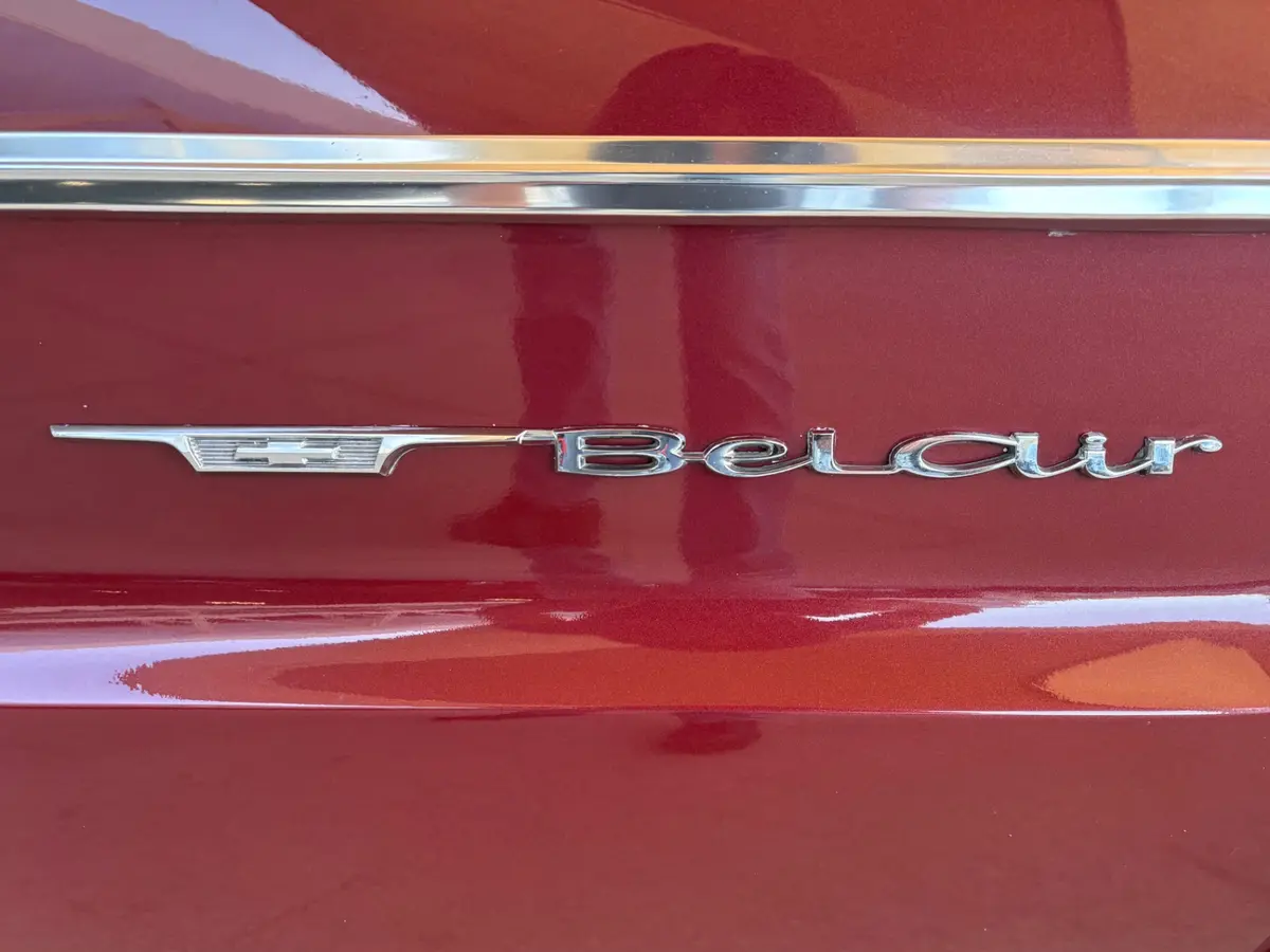 Vehicle photo 24