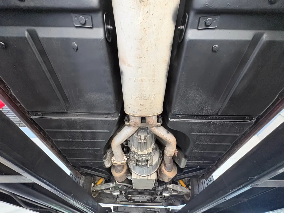 Vehicle photo 47