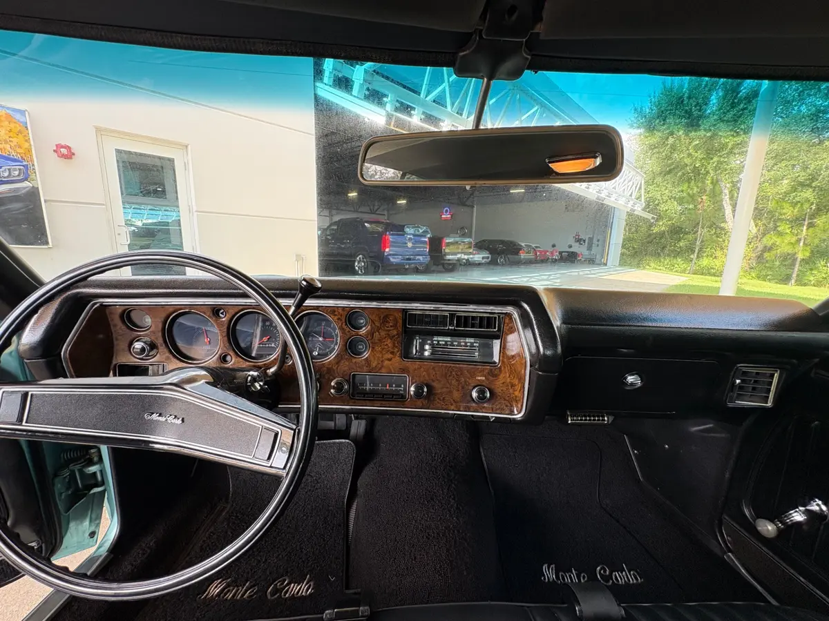 Vehicle photo 40