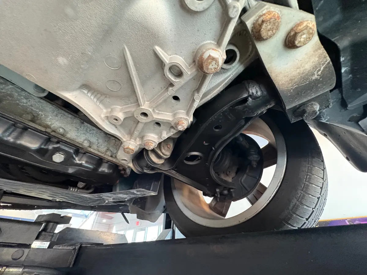 Vehicle photo 57