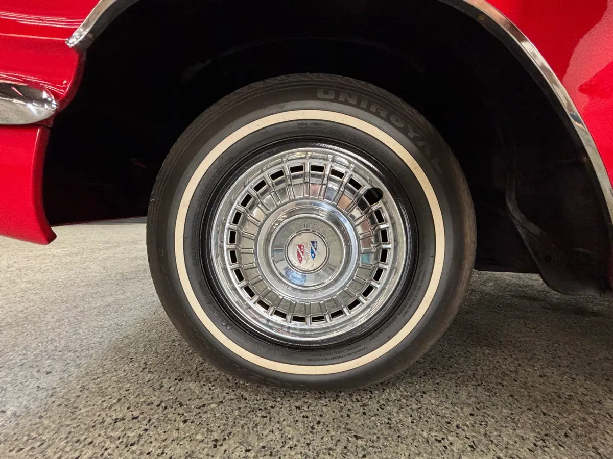 Vehicle photo 10