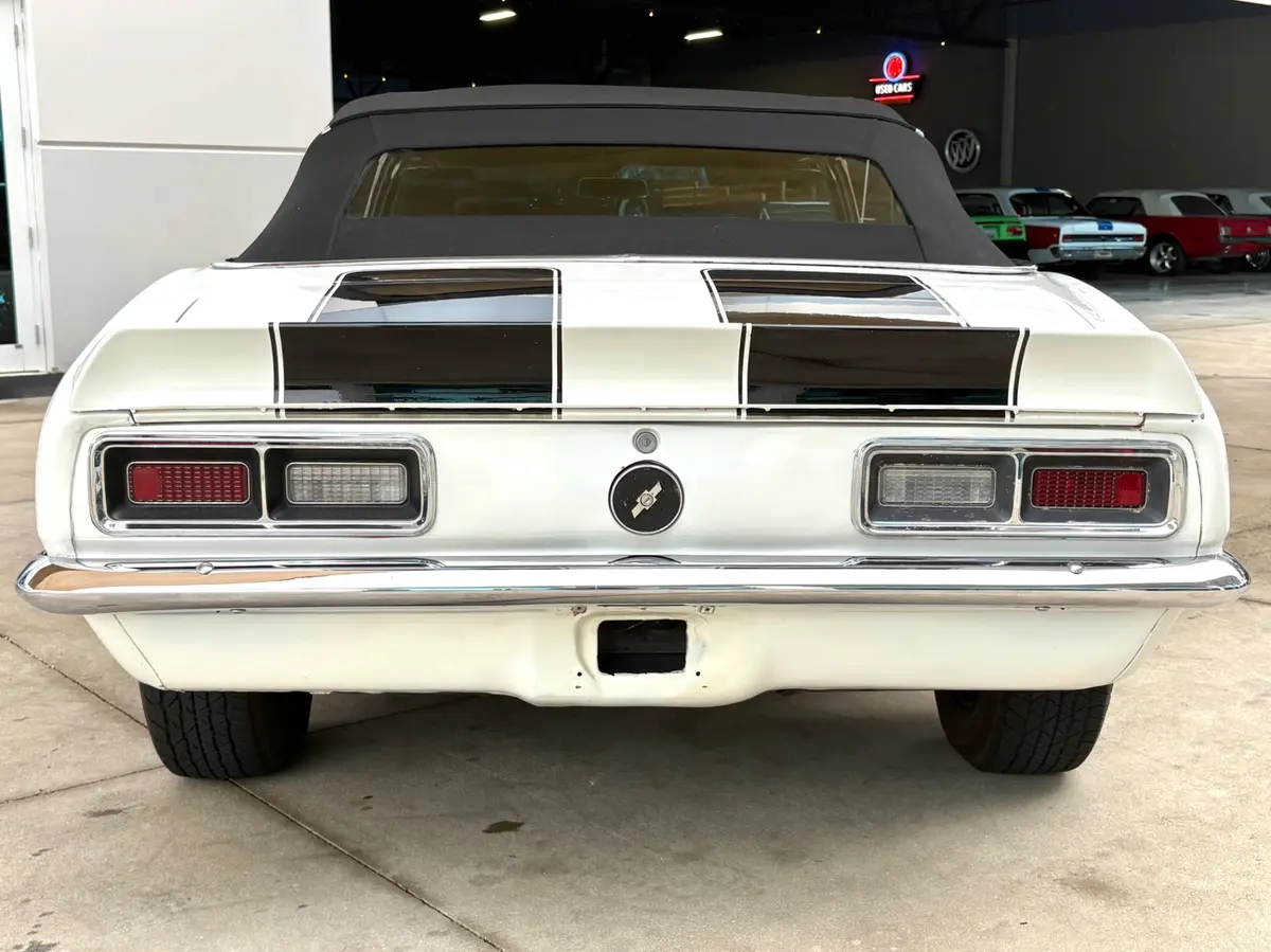 Vehicle photo 23