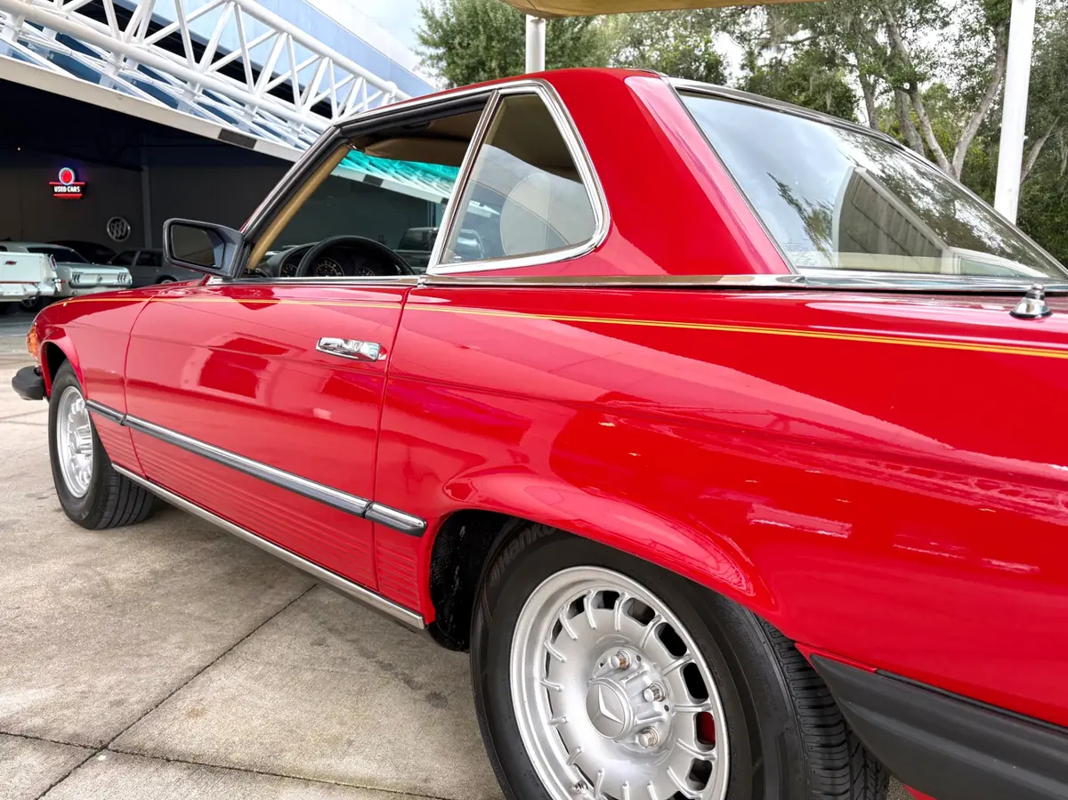 Vehicle photo 14