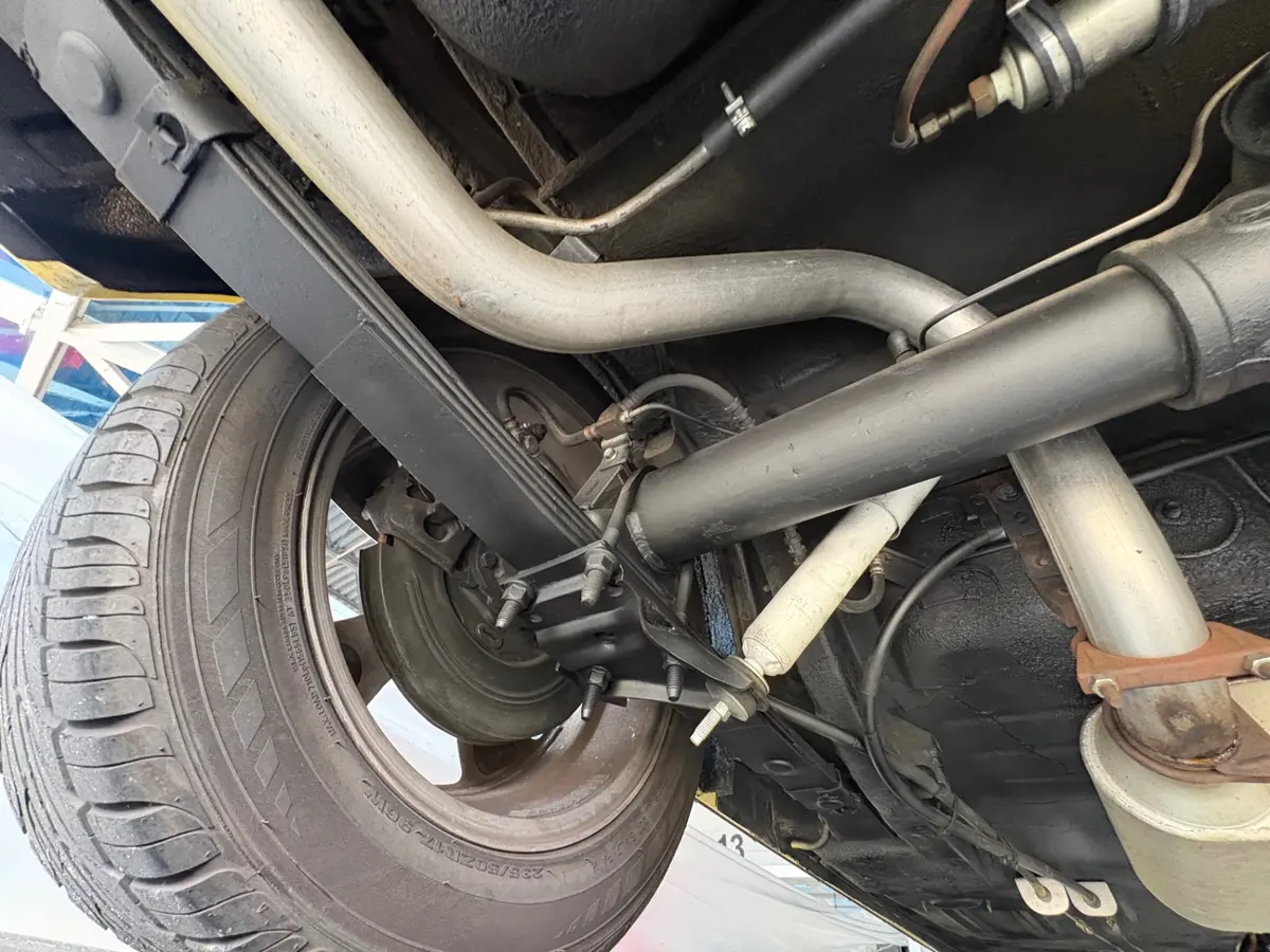 Vehicle photo 45