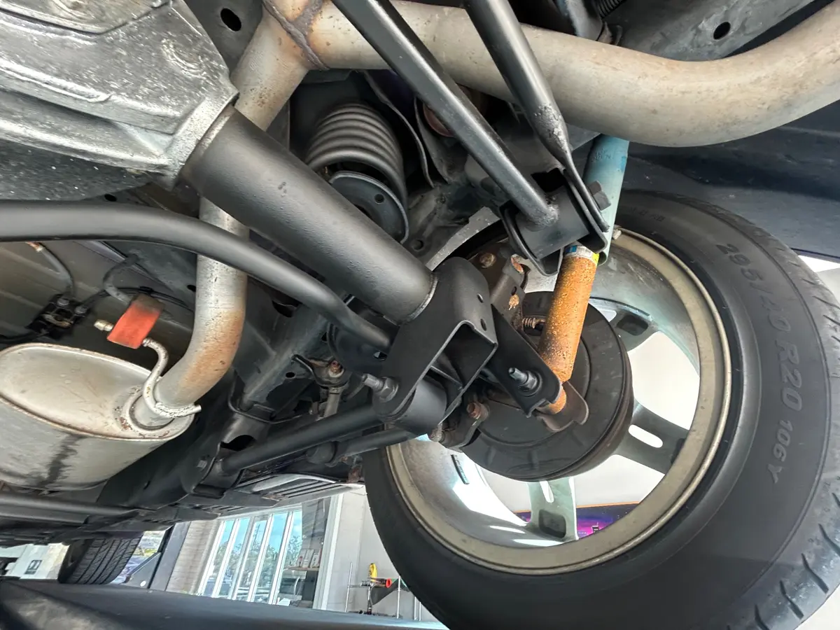 Vehicle photo 40