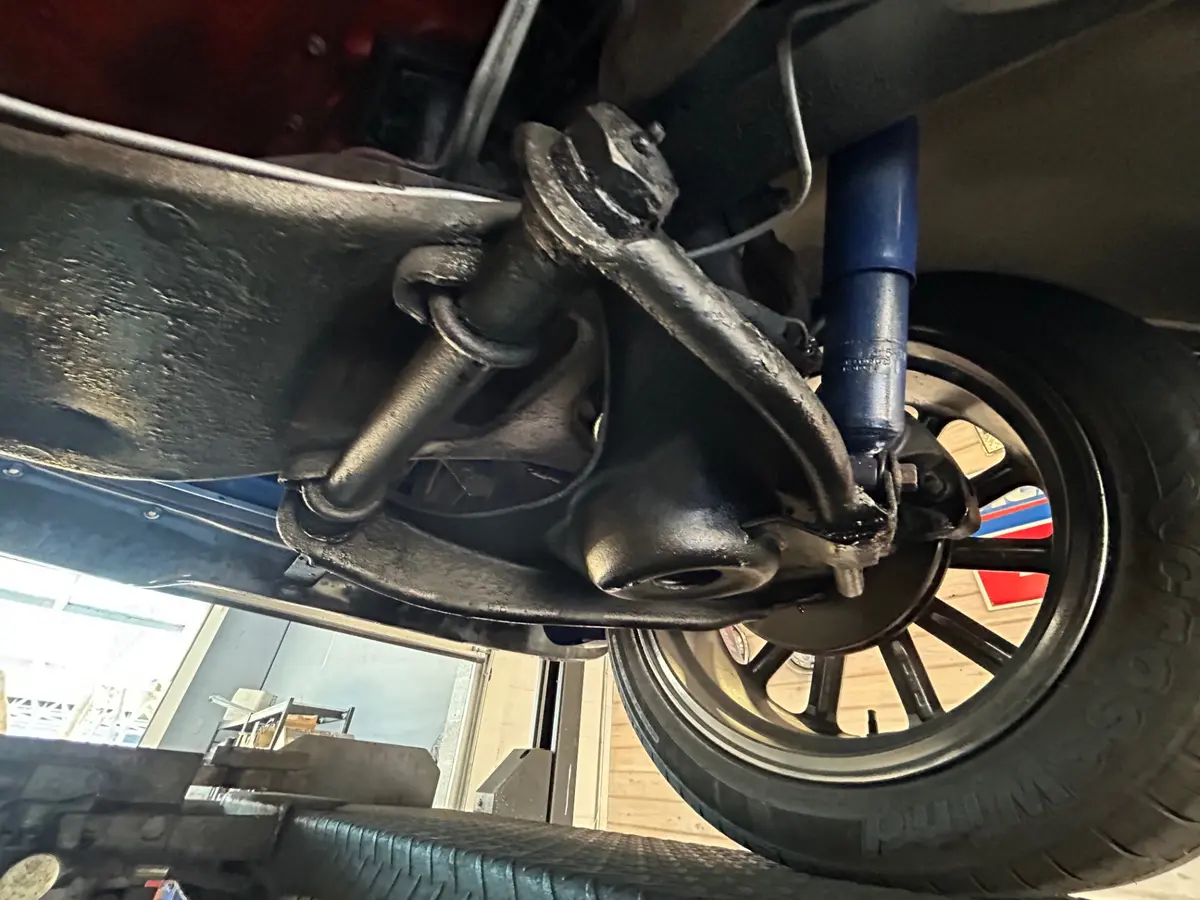 Vehicle photo 51