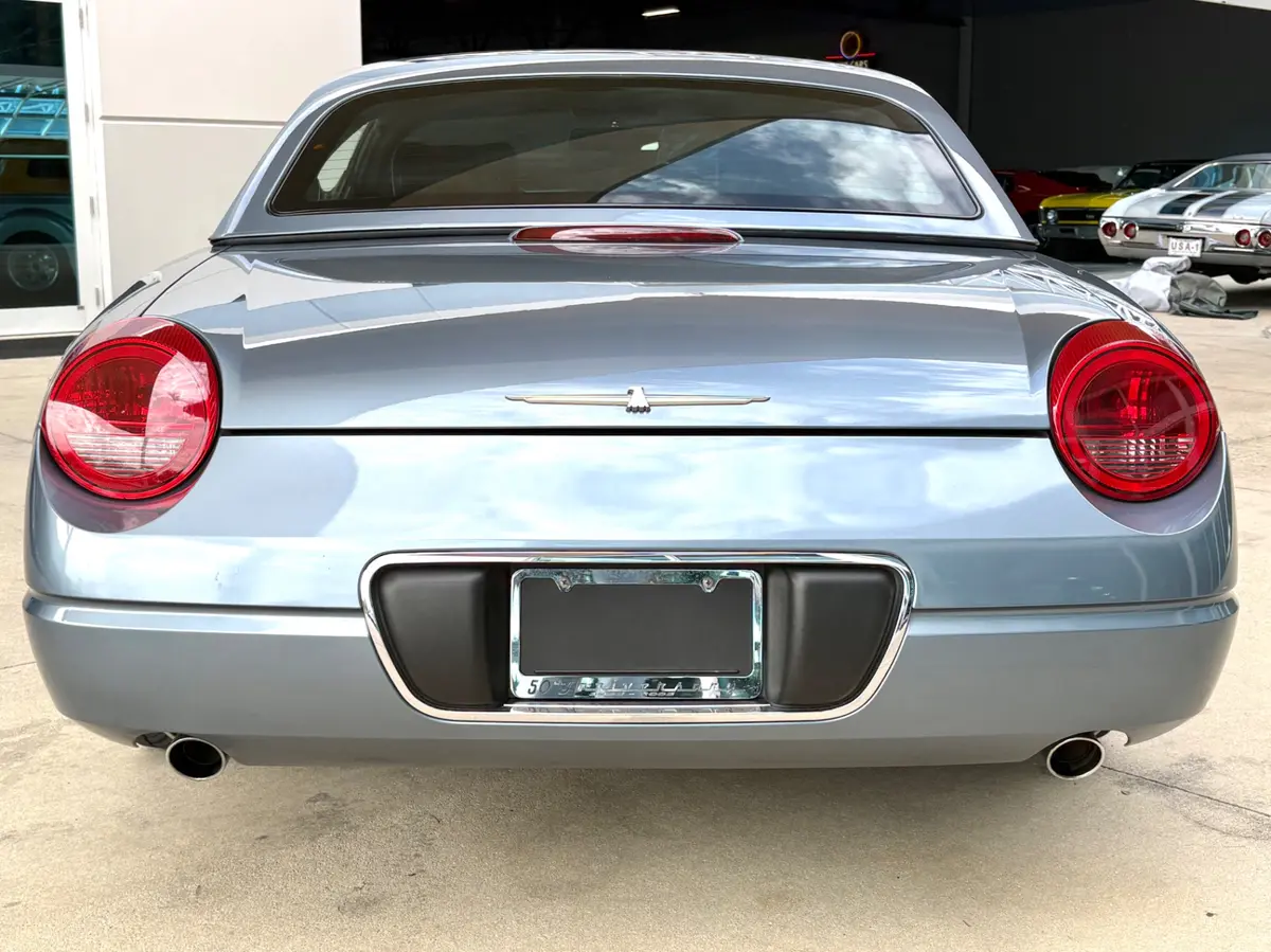 Vehicle photo 28