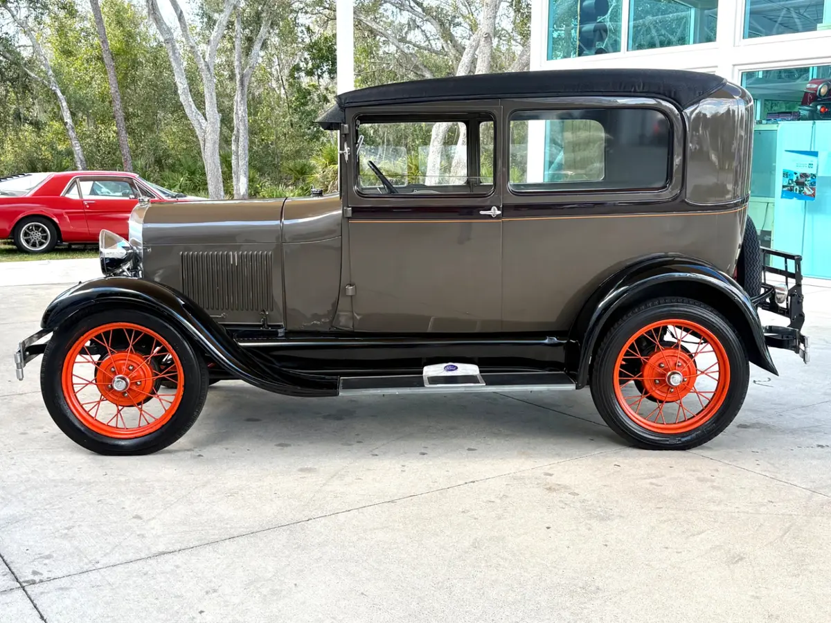Vehicle photo 10