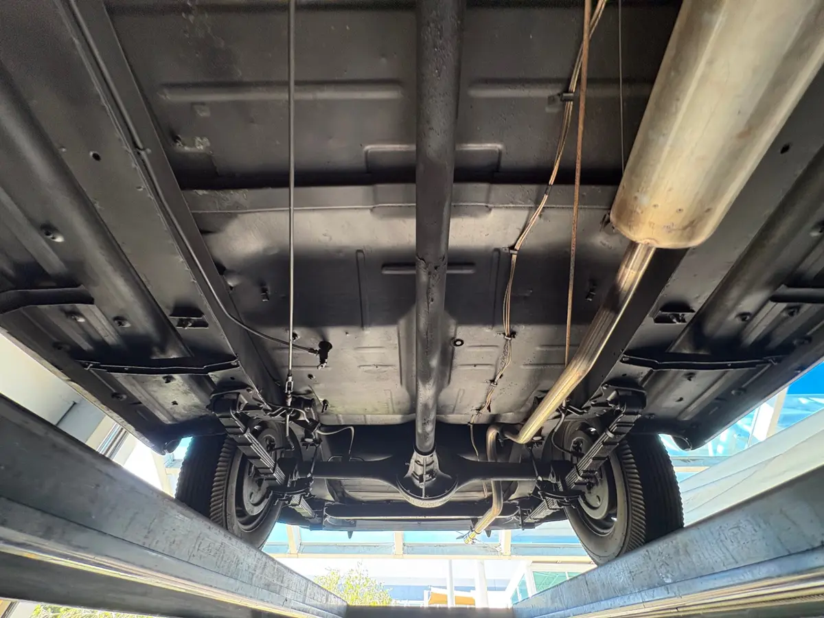 Vehicle photo 49
