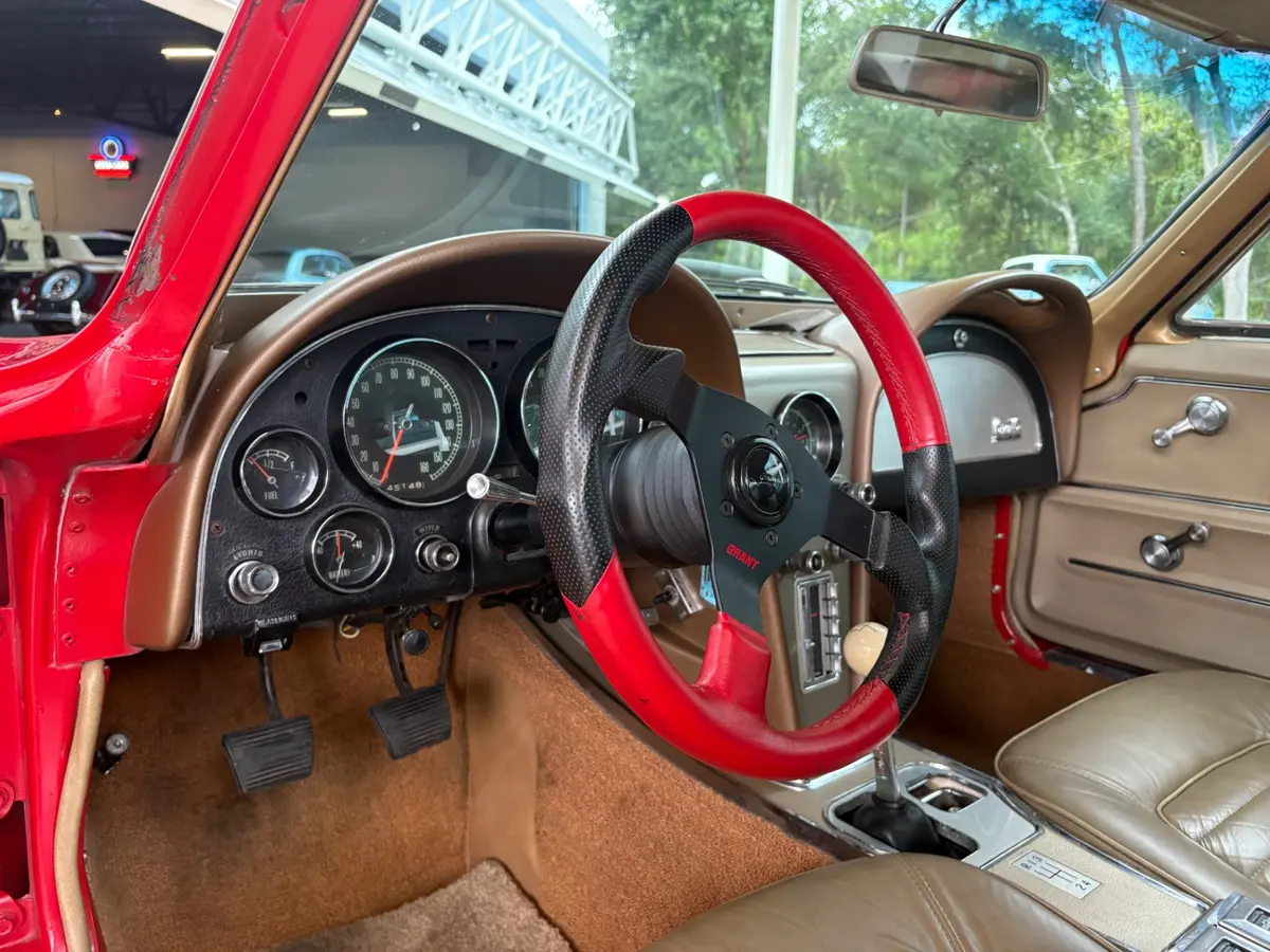 Vehicle photo 35