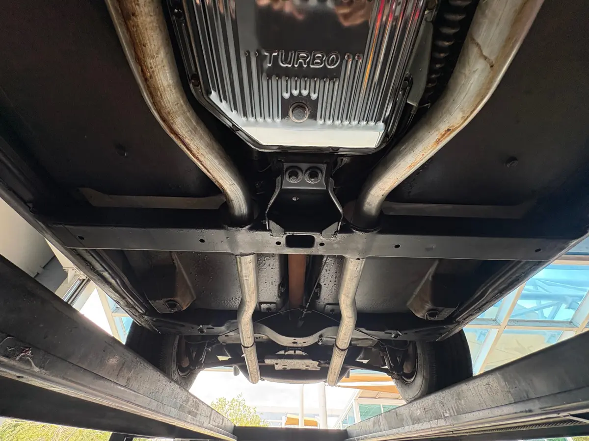 Vehicle photo 54