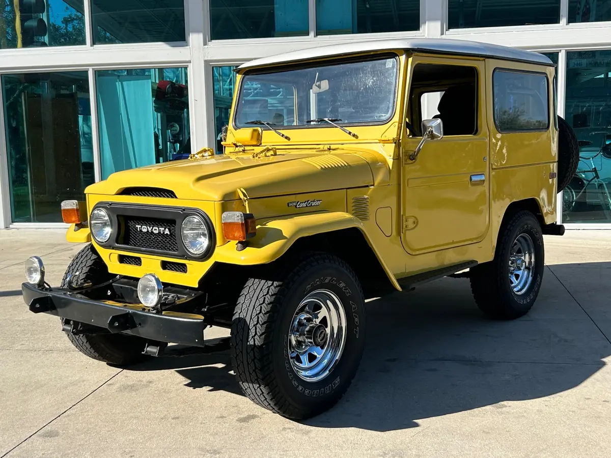 Vehicle photo 10
