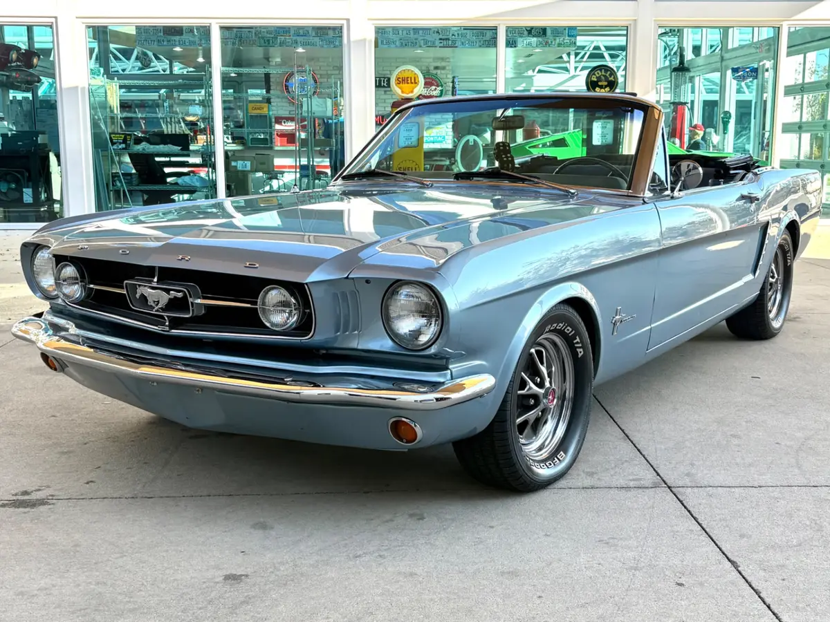 Vehicle photo 1
