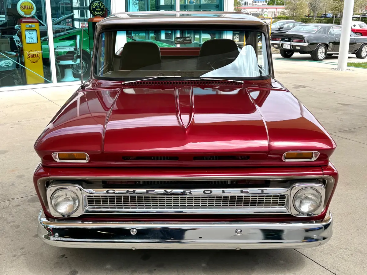 Vehicle photo 3