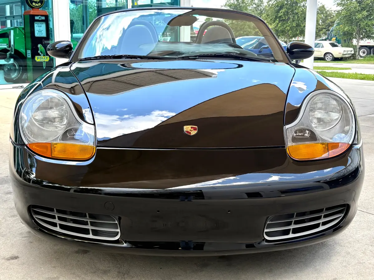 Vehicle photo 2