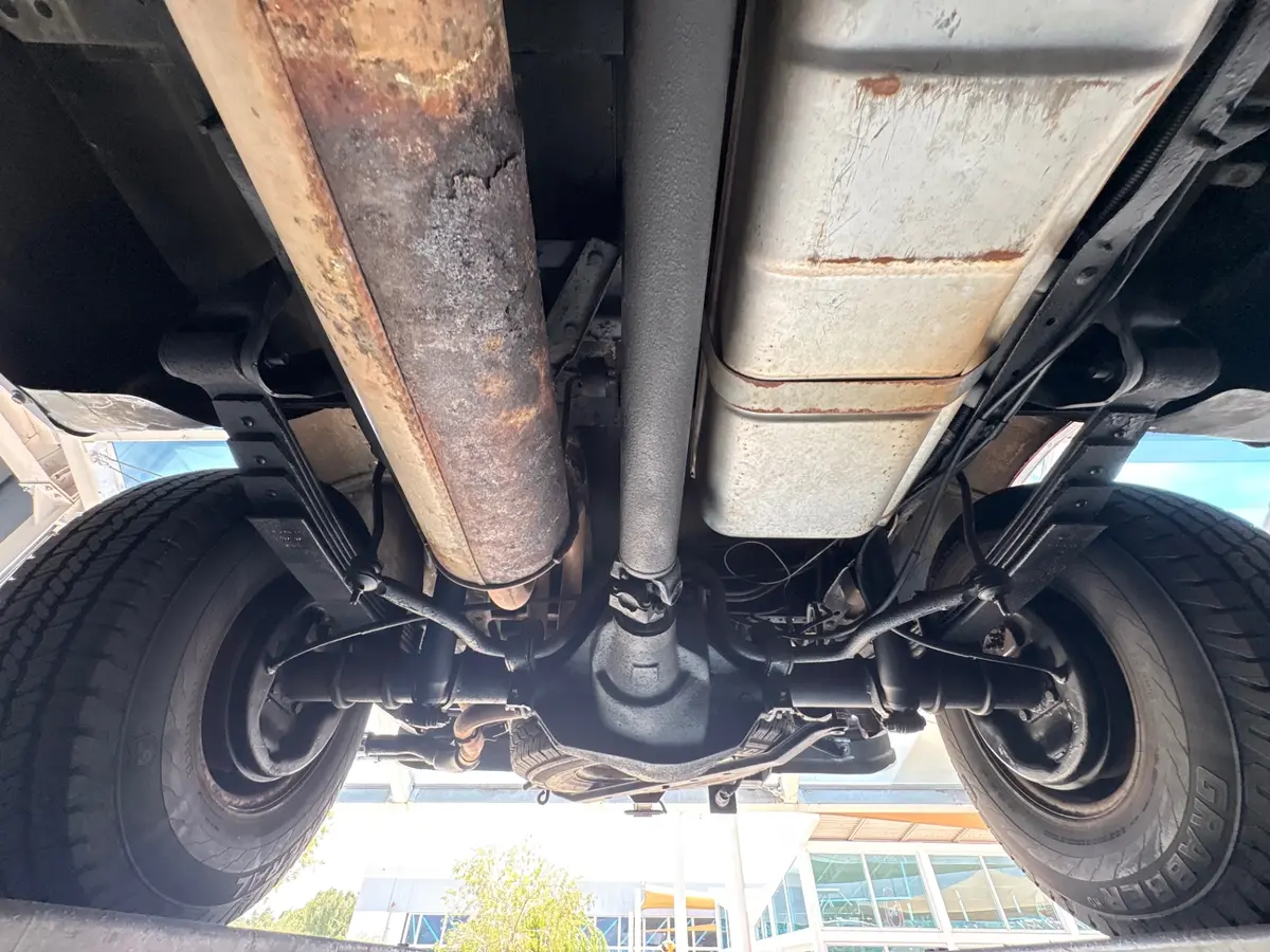 Vehicle photo 56