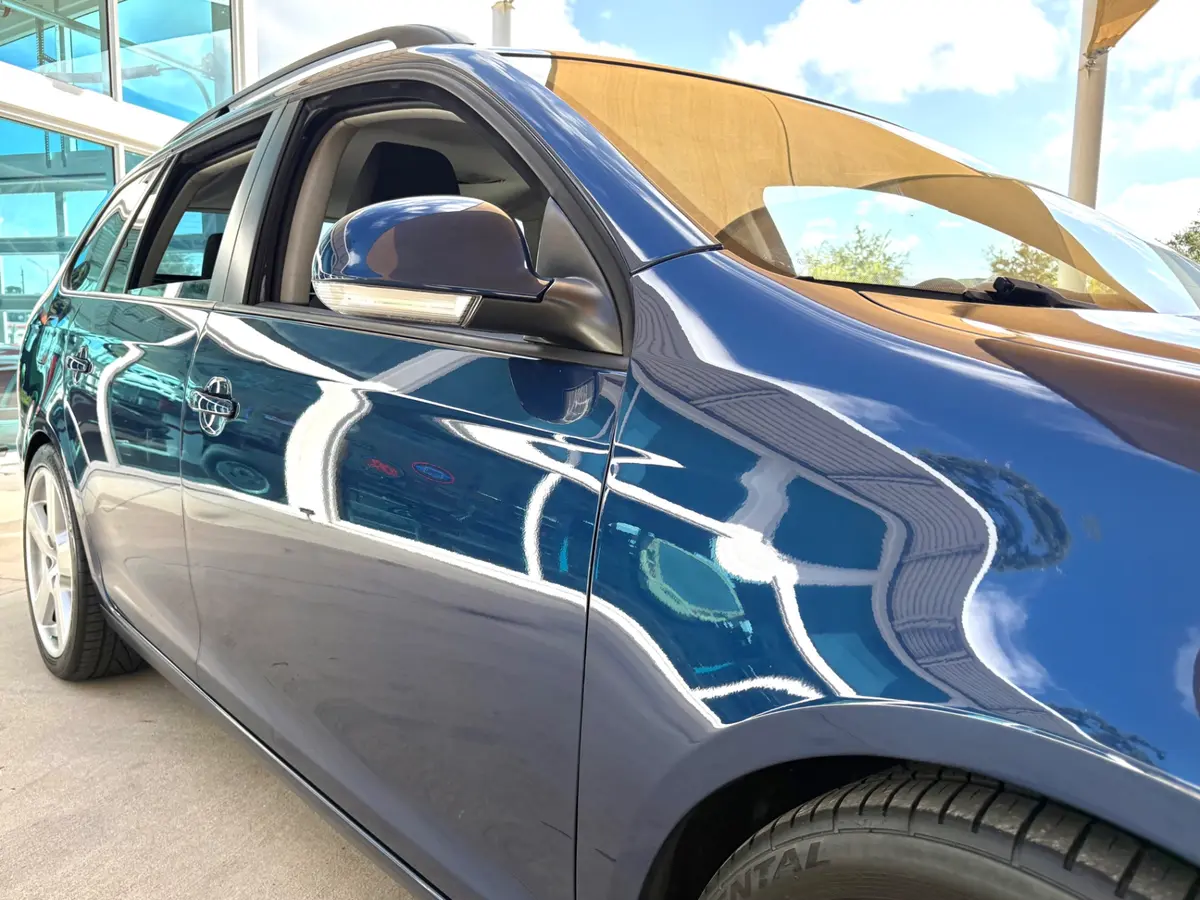 Vehicle photo 18