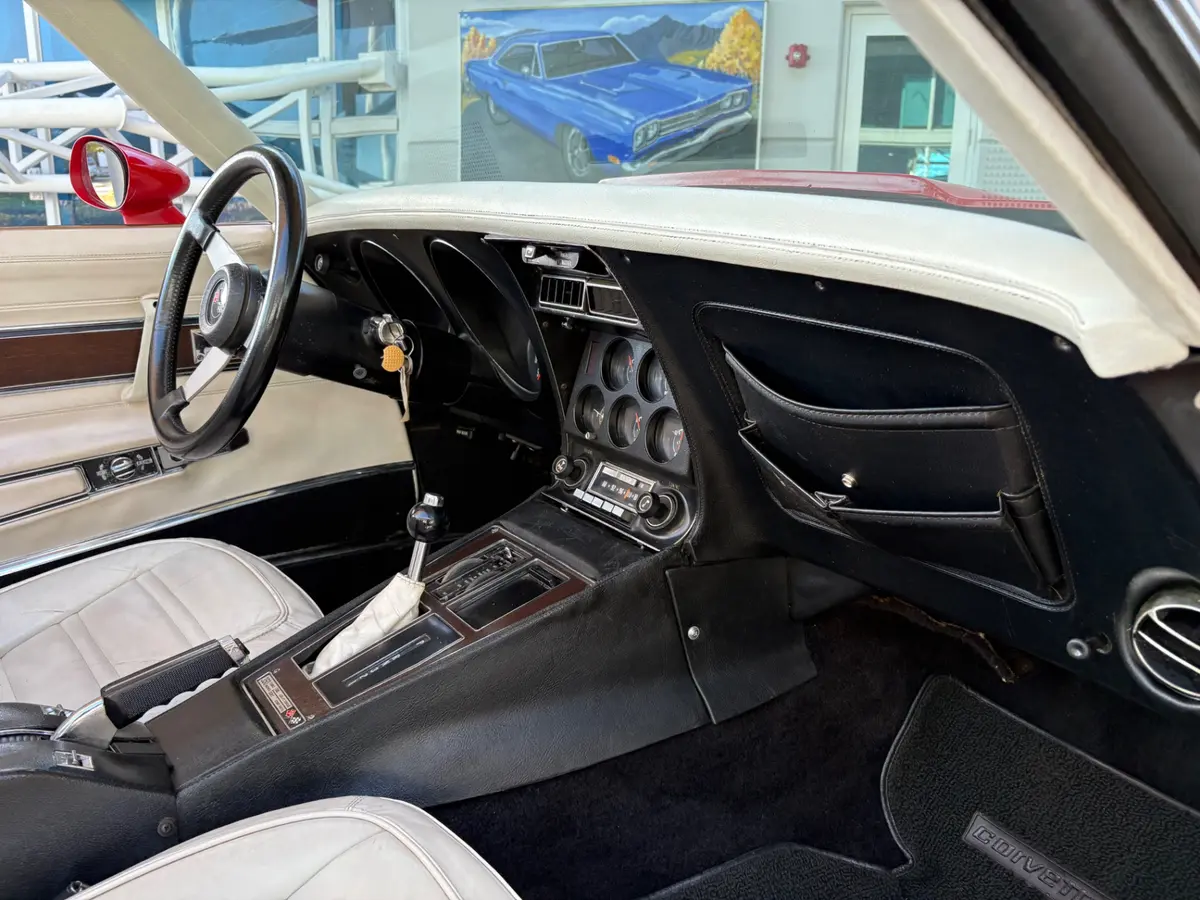 Vehicle photo 42