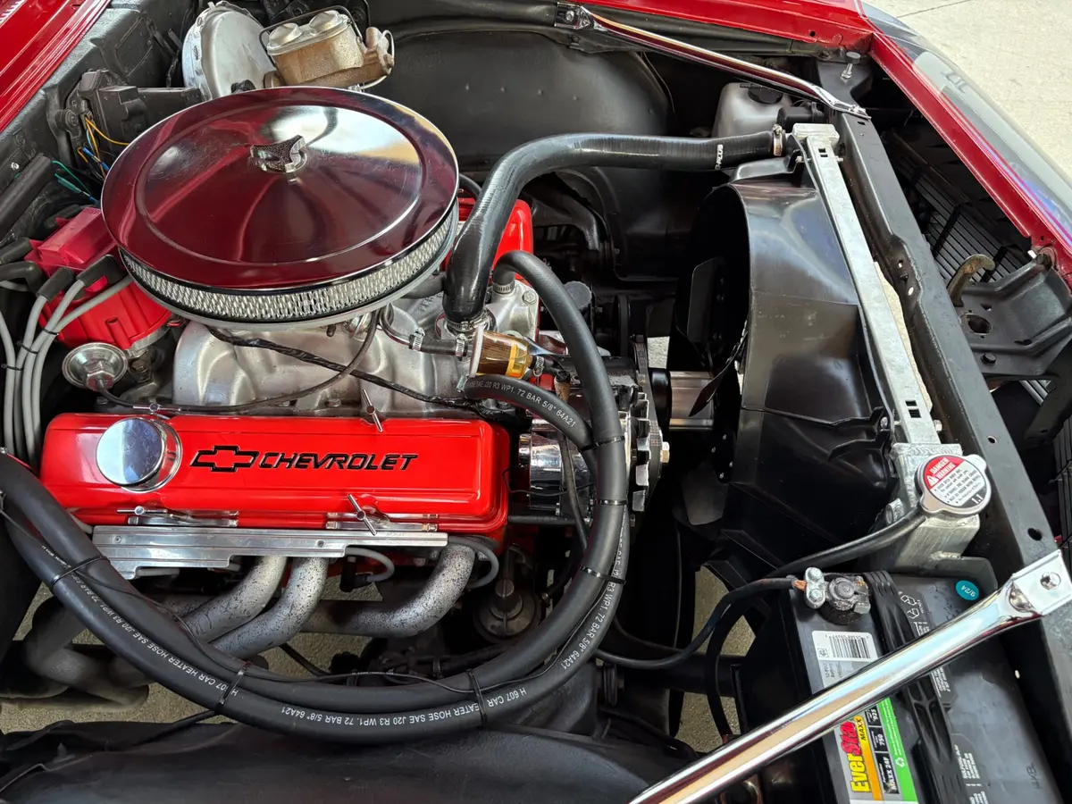 Vehicle photo 28