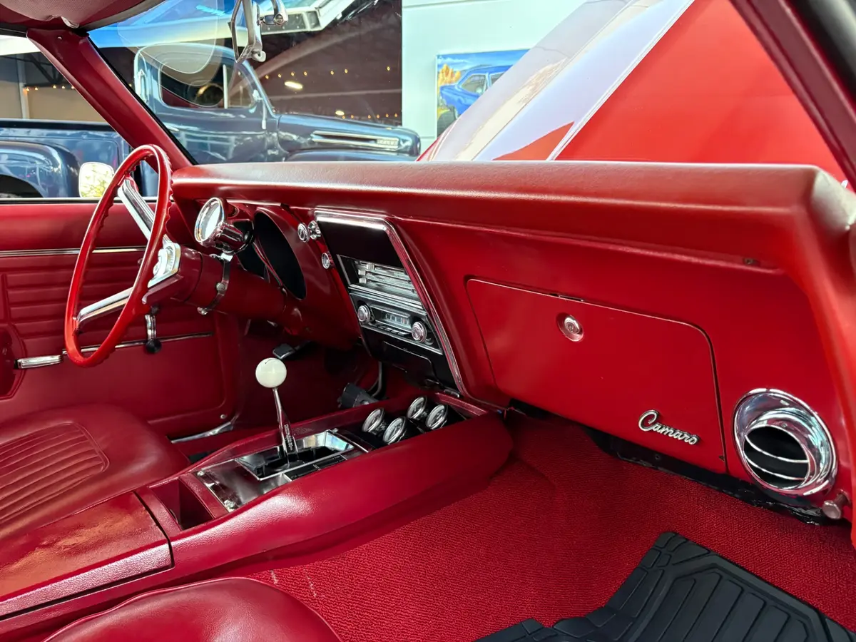 Vehicle photo 37