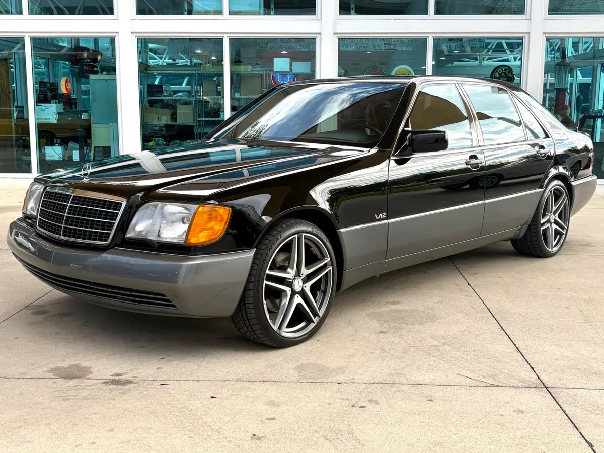 Vehicle photo 11