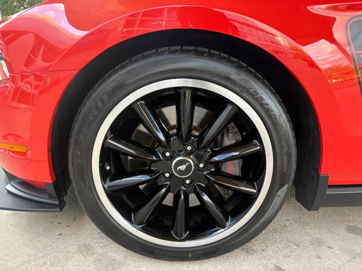 Vehicle photo 21