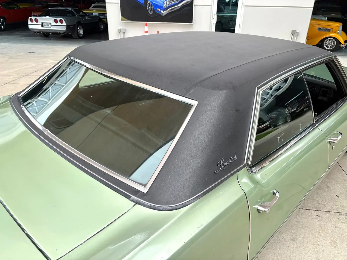 Vehicle photo 22