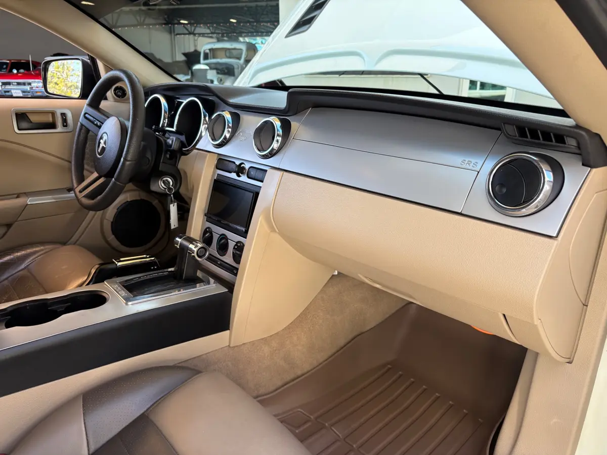 Vehicle photo 39