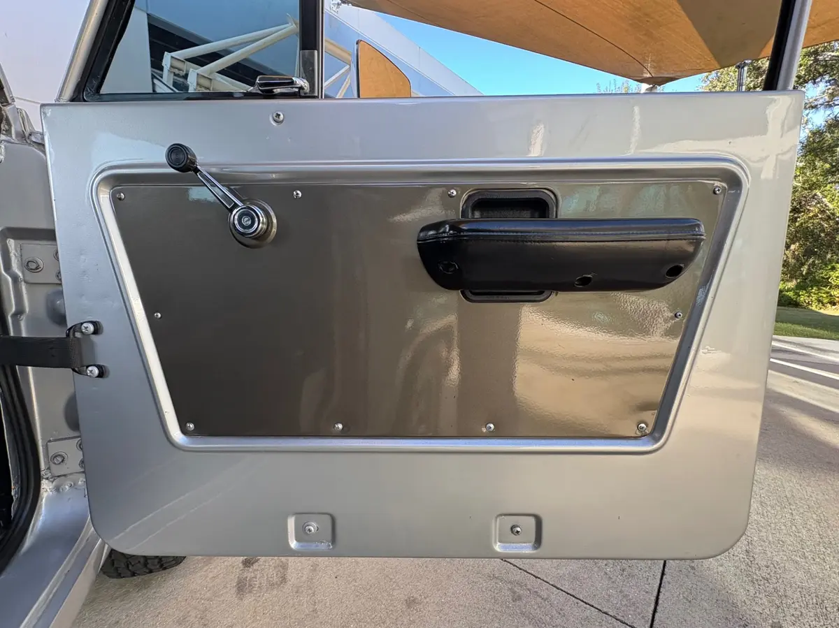 Vehicle photo 36