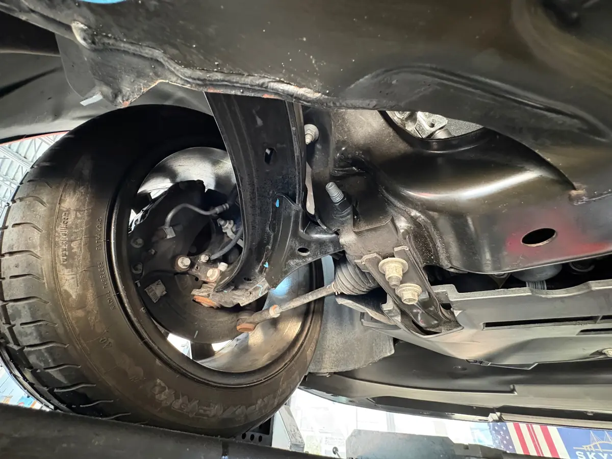 Vehicle photo 51