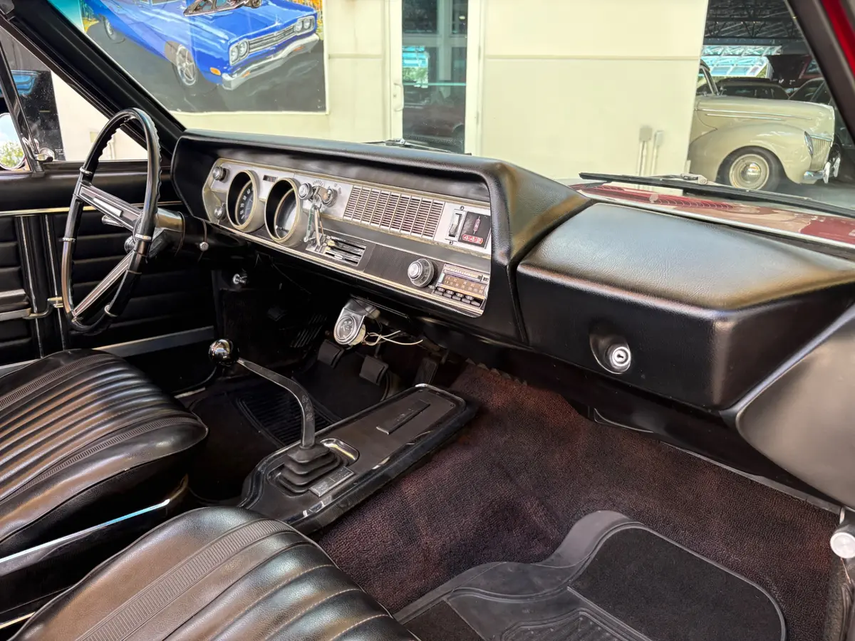 Vehicle photo 44