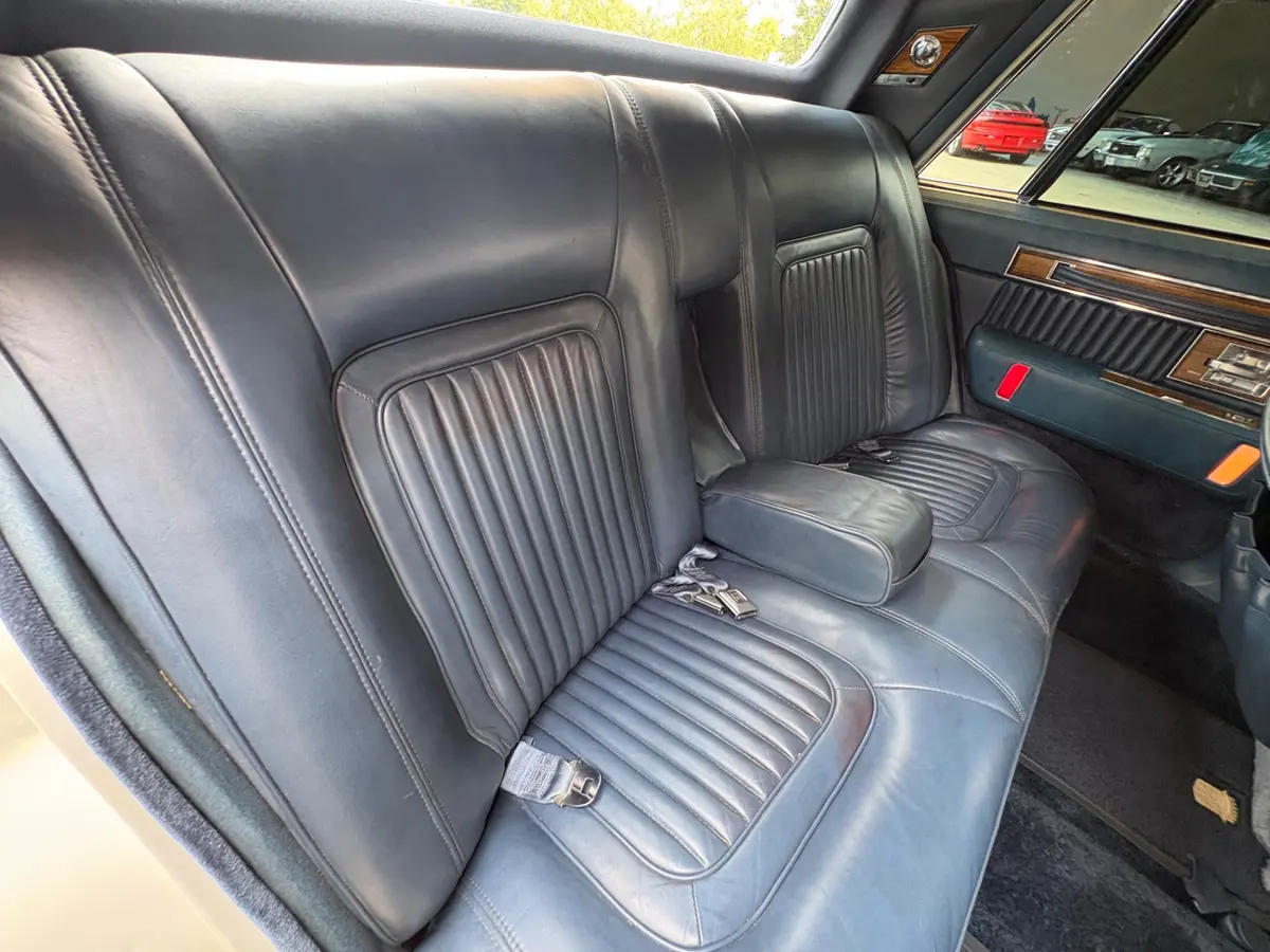 Vehicle photo 44