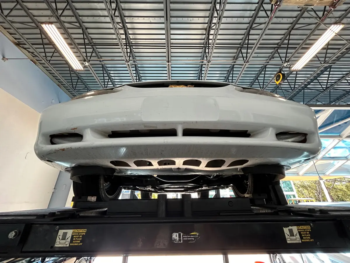 Vehicle photo 37