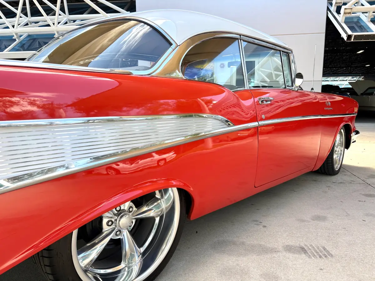 Vehicle photo 16