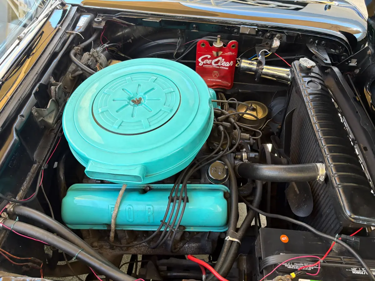 Vehicle photo 24