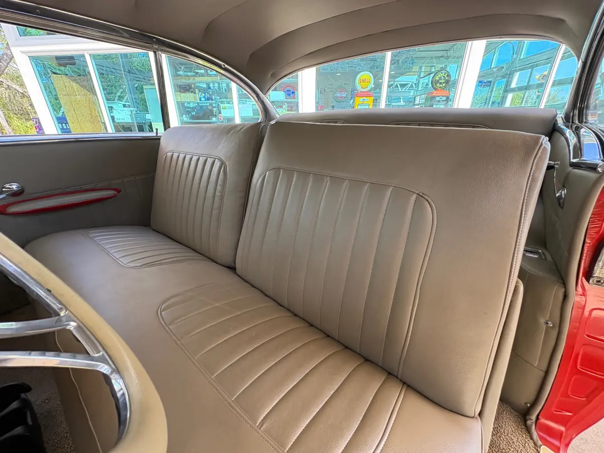Vehicle photo 32