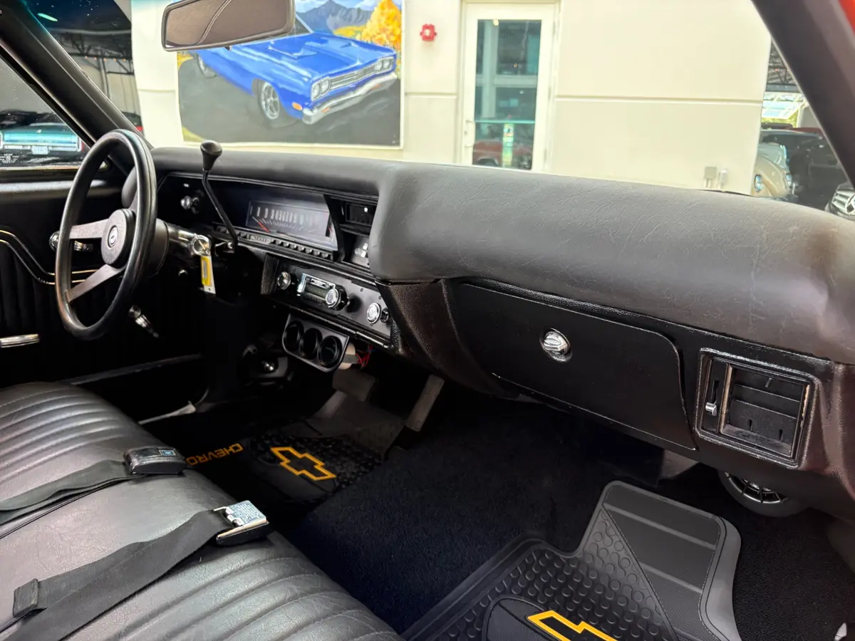 Vehicle photo 38