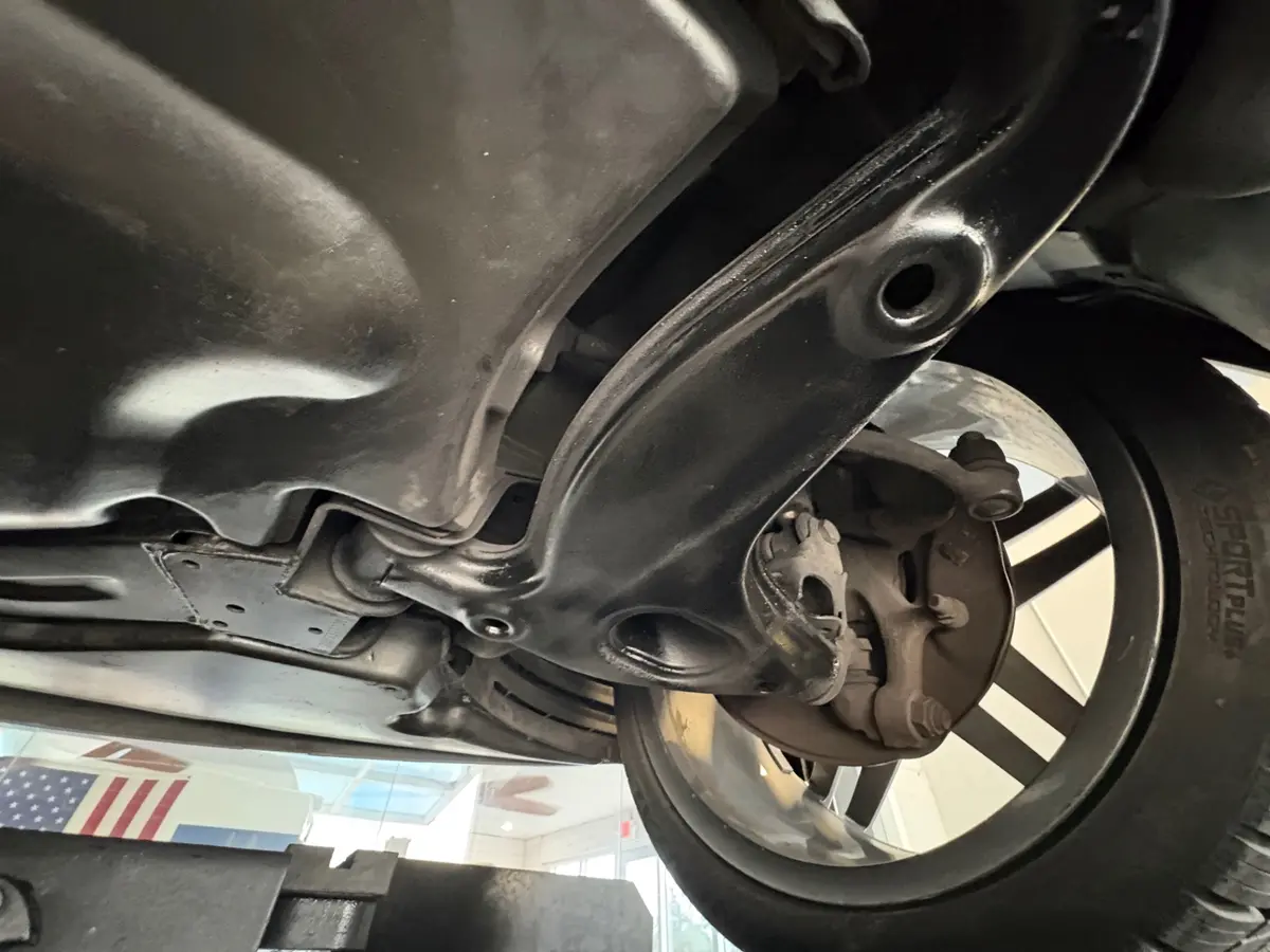 Vehicle photo 57