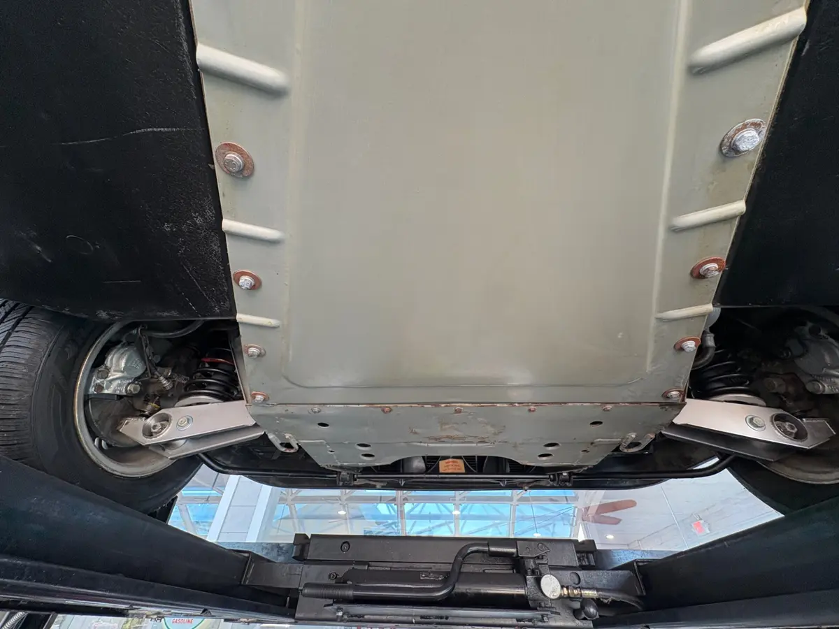 Vehicle photo 57