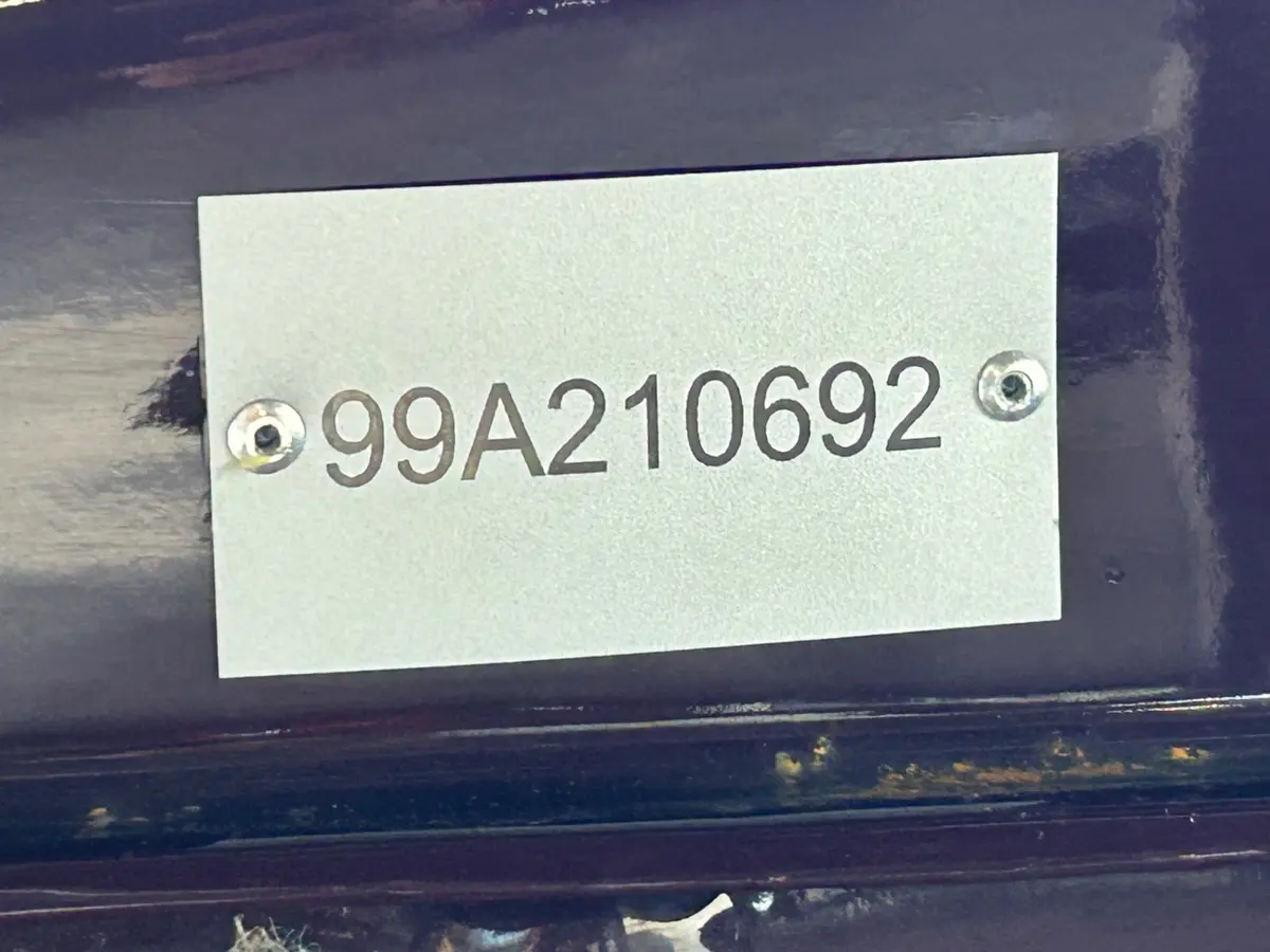 Vehicle photo 28
