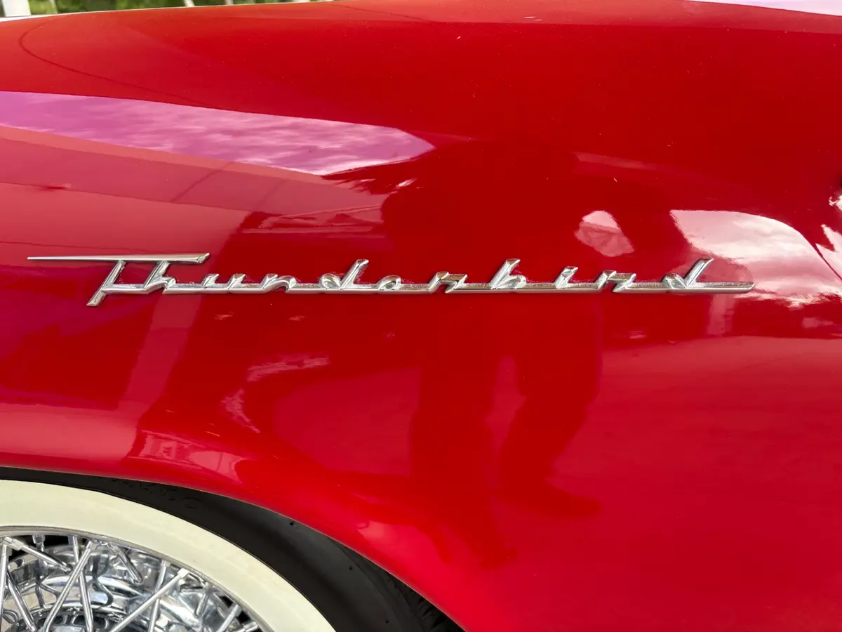 Vehicle photo 29